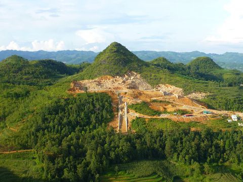 Xẻ núi xây dựng công trình tâm linh hơn 800 tỷ đồng gần cột cờ Lũng Cú, Hà Giang